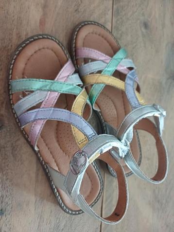 Meisjes sandalen amper gedragen maat 30 beschikbaar voor biedingen