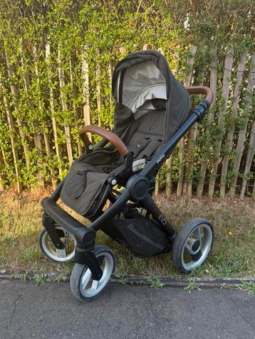 Mutsy Evo wandelwagen met reiswieg beschikbaar voor biedingen