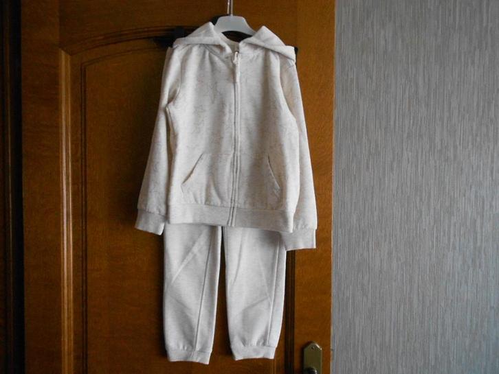 joggingpak TAO mt 128, Kinderen en Baby's, Kinderkleding | Maat 128, Gebruikt, Meisje, Sport- of Zwemkleding, Ophalen of Verzenden