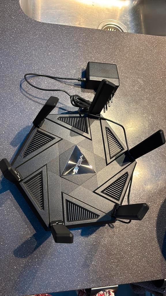 ASUS RT-AXE7800, Computers en Software, Routers en Modems, Zo goed als nieuw, Router, Ophalen