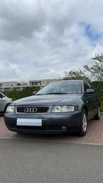 AUDI A3 1.8 !met keuring!, Auto's, Audi, Zwart, 4 cilinders, Blauw, 5 deurs
