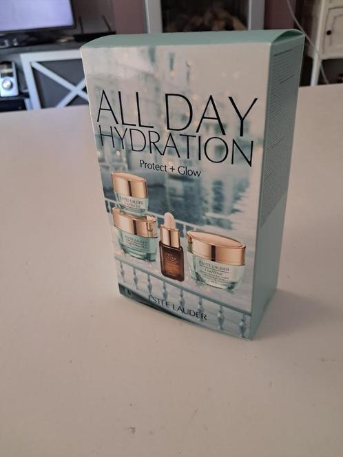 Estee Lauder: All day Hydration Protect + Glow   (  Nieuw ), Handtassen en Accessoires, Uiterlijk | Cosmetica en Make-up, Ophalen of Verzenden