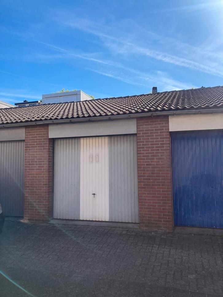 5 garageboxen en 1 parkeerplaats (belegging), Immo, Garages en Parkeerplaatsen