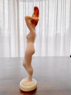 Hongaars porseleinen beeldje „Staand naakt meisje”, Antiek en Kunst, Ophalen