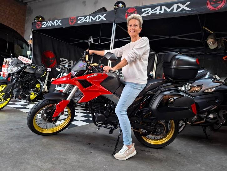 APG MOTO 125CC AUTORIJBEWIJS, Motoren, Motoren | Overige merken, Particulier, Naked bike, 11 kW of minder, 1 cilinder, Ophalen