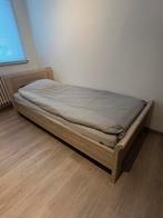Bed met lattenbodem en matras, Huis en Inrichting, Slaapkamer | Matrassen en Bedbodems, Ophalen, Zo goed als nieuw, Matras