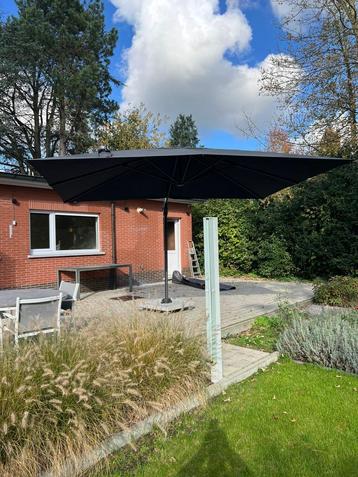 Parasol beschikbaar voor biedingen