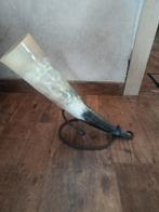 Grote drinkhoorn met stnadaard, Enlèvement ou Envoi