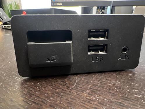 AUX/USB aansluiting van een Mazda CX-3, Auto-onderdelen, Elektronica en Kabels, Mazda, Gebruikt, 3 maanden garantie