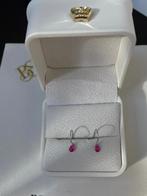 oorbellen zilver robijn, Handtassen en Accessoires, Oorbellen, Hangers, Nieuw, Ophalen of Verzenden, Met edelsteen
