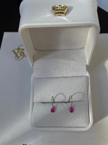 oorbellen zilver robijn  beschikbaar voor biedingen