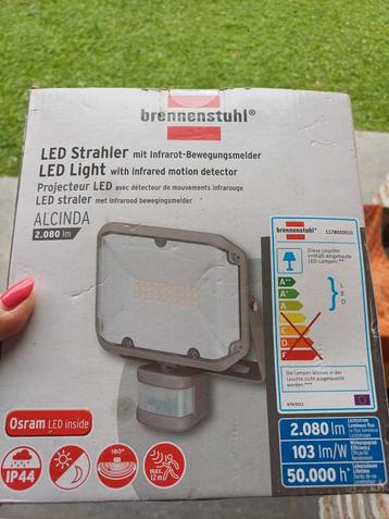 Led straler met infrarood bewegingsmelder. beschikbaar voor biedingen