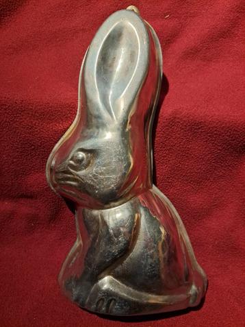 Grand moule chocolat lapin metal disponible aux enchères