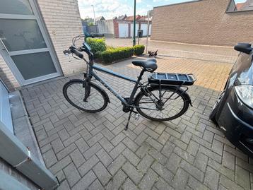 Elektrische fiets / oplader / 2 sleutels  beschikbaar voor biedingen