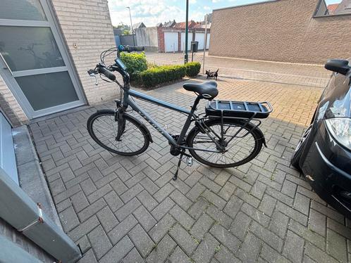 Elektrische fiets / oplader / 2 sleutels, Fietsen en Brommers, Elektrische fietsen, Zo goed als nieuw, Ophalen