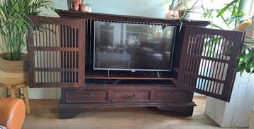 Grote houten Mexicaanse tv-kast met deuren en zijkasten beschikbaar voor biedingen