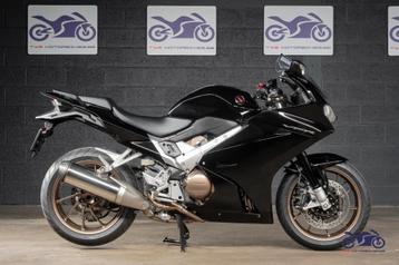 Honda VFR 800 F - 1.777 km beschikbaar voor biedingen