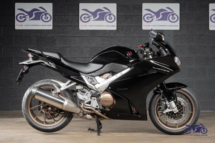 Honda VFR 800 F - 1.777 km, Motoren, Motoren | Honda, Bedrijf, Toermotor, meer dan 35 kW, 4 cilinders, Motorrijbewijs A, ABS, Handvatverwarming