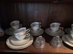 Porselein servies, Antiek en Kunst, Antiek | Servies compleet, Ophalen of Verzenden