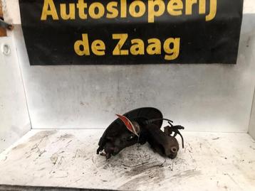 Fusee links-voor van een Volkswagen Touran beschikbaar voor biedingen