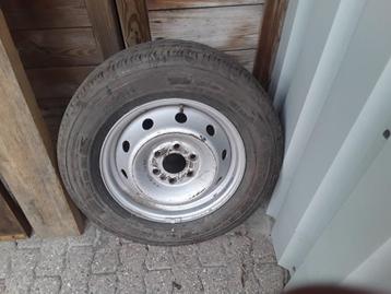 Nieuwe Band pirelli  225/65R16C  velg iveco  beschikbaar voor biedingen