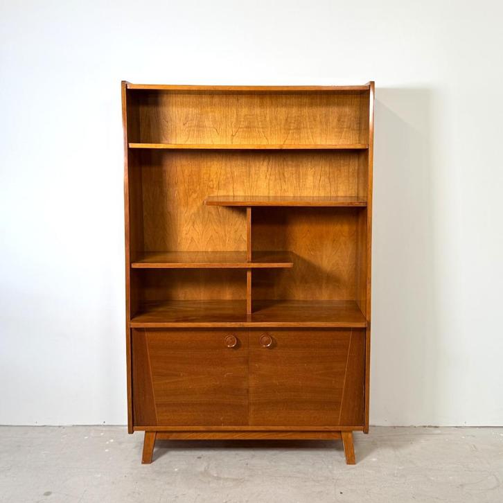 Vintage boekenkast/ highboard hoogglans noot, Bilea, Huis en Inrichting, Kasten | Boekenkasten, Gebruikt, 100 tot 150 cm, 150 tot 200 cm