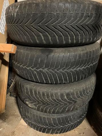 4 jantes et pneus hiver 195/65 R15 beschikbaar voor biedingen