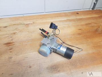 VW Phaeton achterklep sluitmotor pomp 3D5827383A €75 02 - 11 beschikbaar voor biedingen