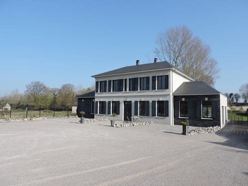 Villa met Bed and Breakfast aan de poorten van de Baai van d, Immo, Buitenland, Frankrijk, Woonhuis, Dorp