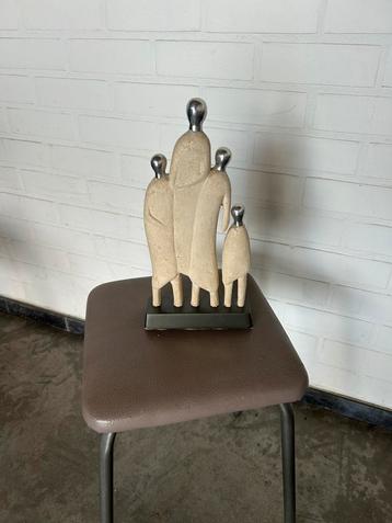 abstract family sculpture beschikbaar voor biedingen