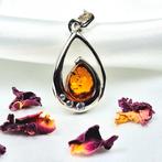 Zilveren ketting met barnsteen en Swarovski kristallen, Handtassen en Accessoires, Kettingen, Met kristal, Verzenden, Nieuw, Zilver