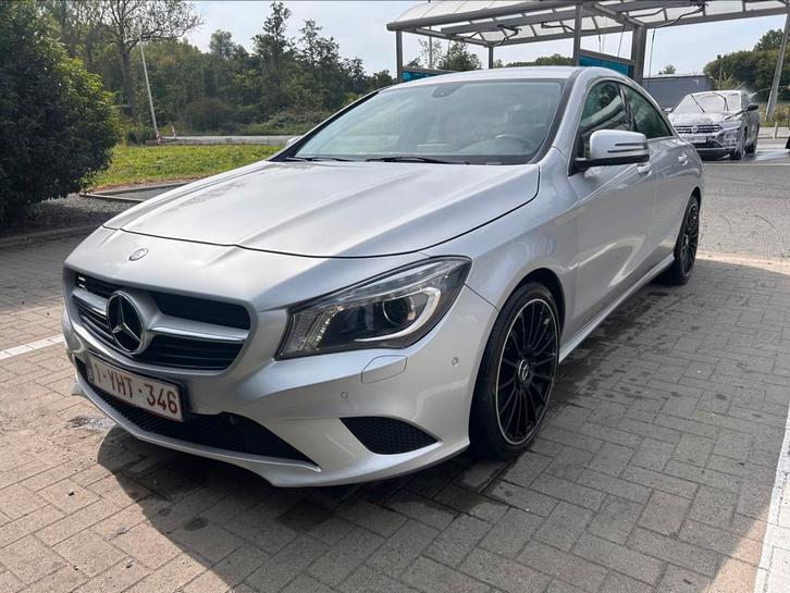 Mercedes CLA uit het jaar 2014, Auto's, Mercedes-Benz, Particulier, CLA, Trekhaak, Benzine, Grijs, Ophalen