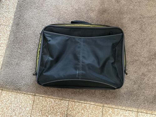 Nieuwe grote computerbehuizing van Targus, Computers en Software, Laptoptassen, Nieuw, Aktetas, 17 inch of meer, Ophalen of Verzenden