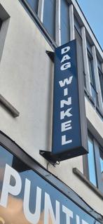 Verlicht uithangbord dagwinkel, Zakelijke goederen, Exploitaties en Overnames