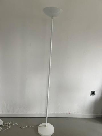 Vloerlamp wit dimbaar beschikbaar voor biedingen