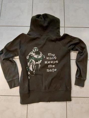 Vest met kap beschikbaar voor biedingen