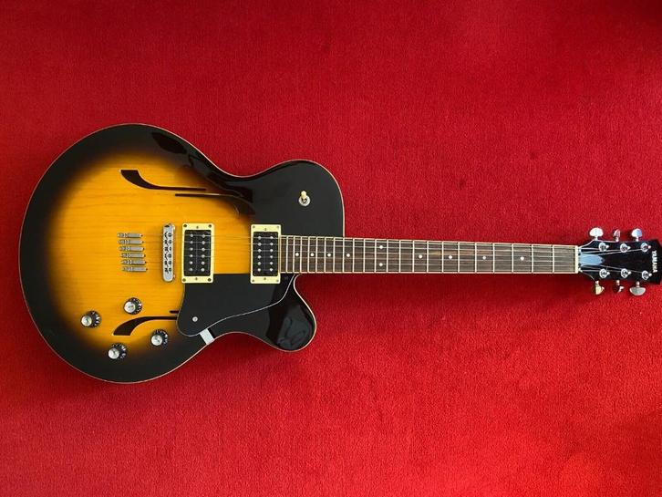 Guitare de jazz Yamaha AE500, marron, Sunburst ! Sommet, Musique & Instruments, Instruments à corde | Guitares | Électriques, Neuf