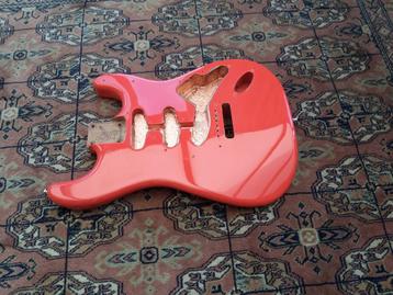 Warmoth fiest red stratocaster body beschikbaar voor biedingen