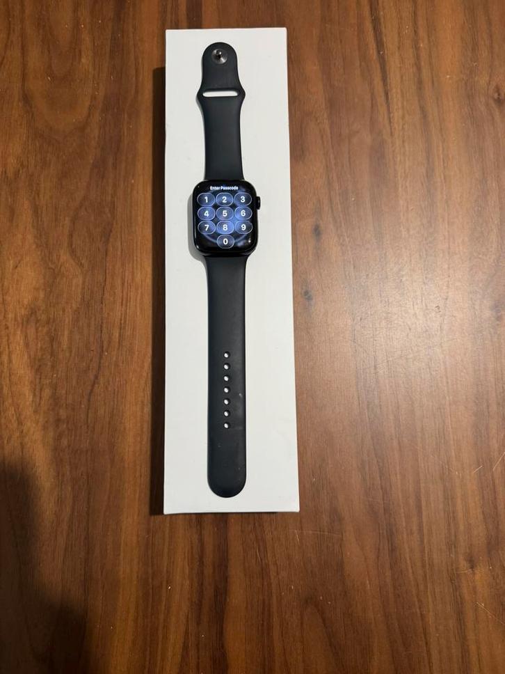 Apple Watch Series 7 GPS + 5G – Nieuwe staat!, Handtassen en Accessoires, Smartwatches, Zo goed als nieuw, iOS, Zwart, Afstand