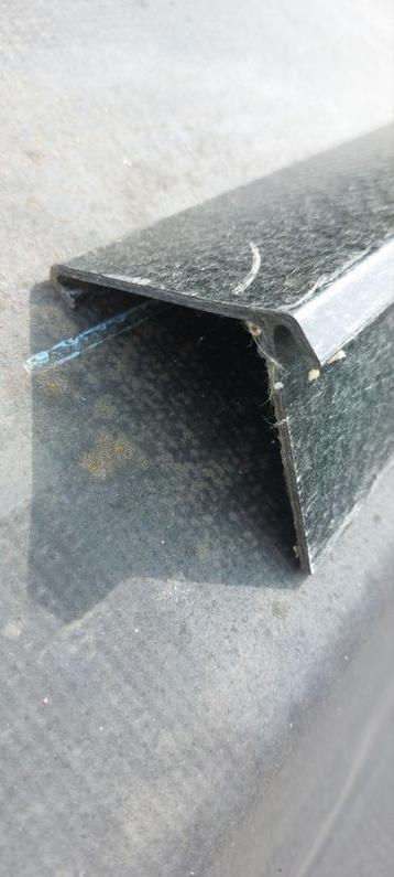 Poly dakrand 65/70 - 3m - 2 stuks beschikbaar voor biedingen