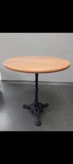 Prachtige bijzet tafel met zwarte gietijzeren voet !, Ophalen of Verzenden