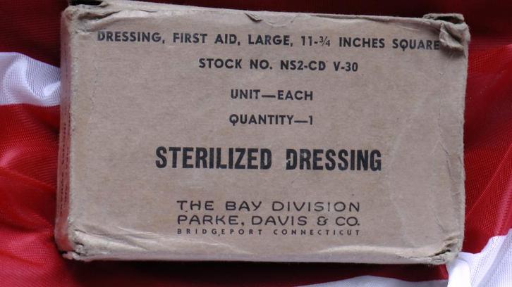 Eerste hulp verband WWII Parke, Davis & Co. (VS), Verzamelen, Militaria | Algemeen, Overige soorten, Overige typen, Verzenden