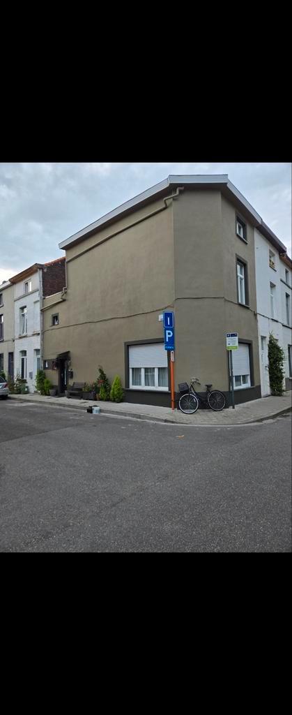 Volledig gerenoveerd woning te koop met 4 slaapkamers, Zakelijke goederen, Bedrijfs Onroerend goed