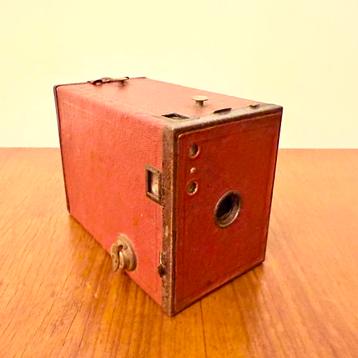 VINTAGE BOX CAMERA 1920 KODAK BROWNIE No.2 MODEL F ART DECO beschikbaar voor biedingen