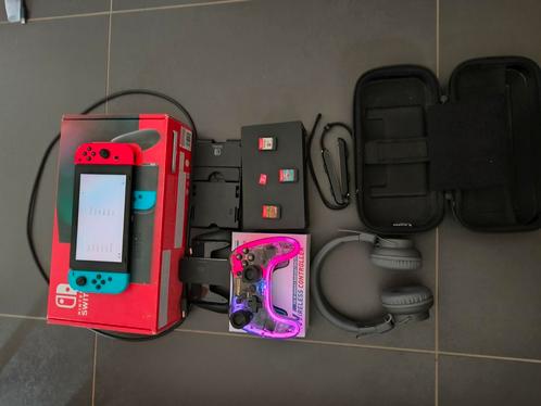 Nintendo switch met veel assesuares, Games en Spelcomputers, Spelcomputers | Nintendo Switch, Gebruikt, Ophalen
