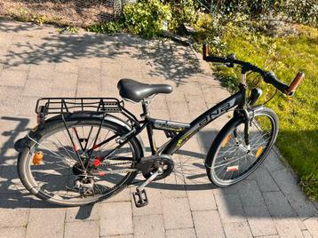 26 inch zwarte fiets met 7 versnellingen beschikbaar voor biedingen