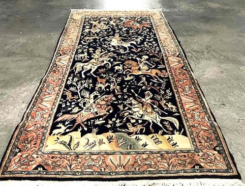 Antiek Iraanse tapijt (Ghom) Jachttafereel design-335x160 cm, Antiek en Kunst, Antiek | Tapijten, Tafelkleden en Textiel, Ophalen