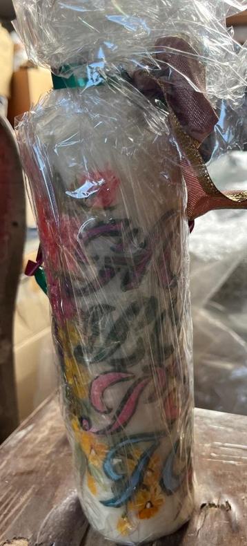 Handgemaakte beschilderde kaars beschikbaar voor biedingen