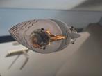swarovski beeld, Ophalen