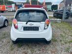Chevrolet Spark (bj 2011), Stof, Gebruikt, https://public.car-pass.be/vhr/3abee4b7-190d-4d78-a692-6c8b239a8764, Wit